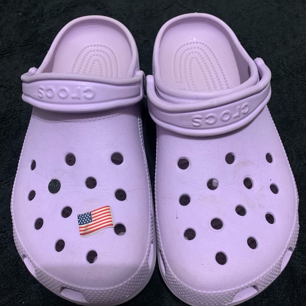 Lavender crocs women’s size 8